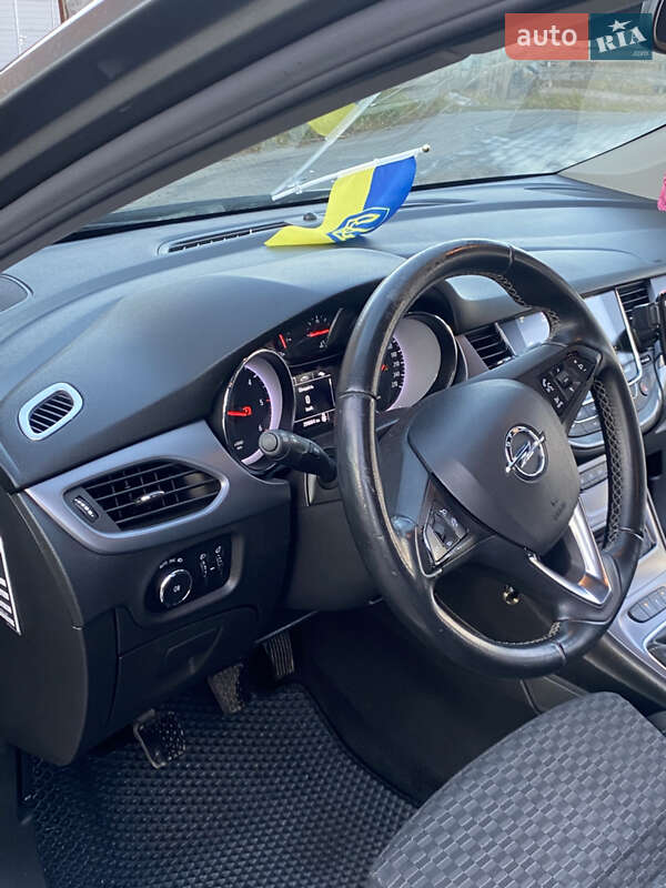 Универсал Opel Astra 2018 в Калуше
