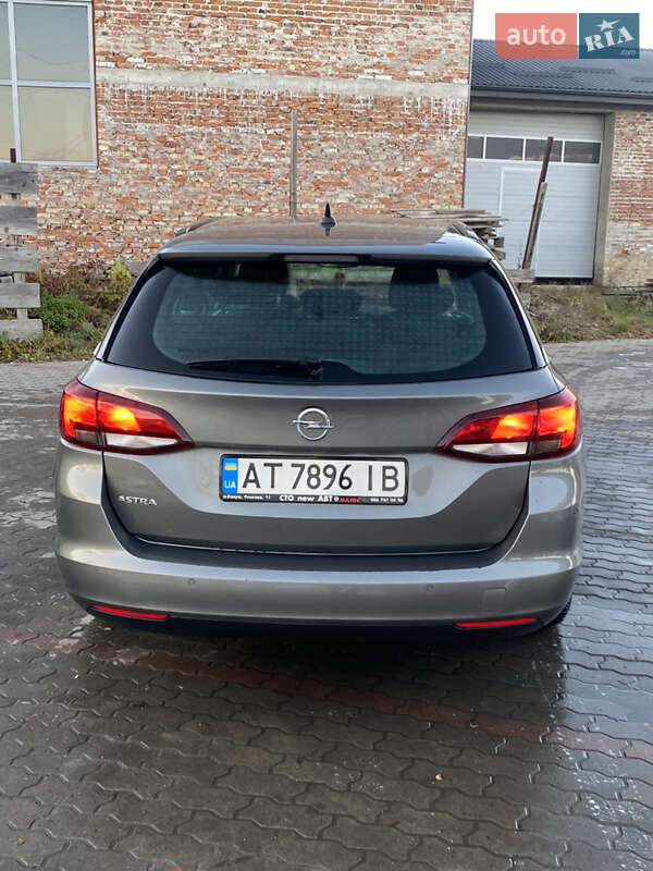 Универсал Opel Astra 2018 в Калуше