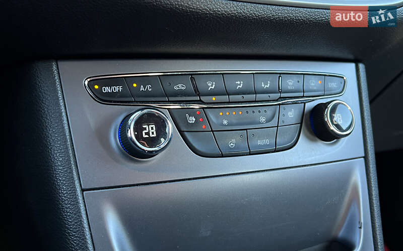 Хэтчбек Opel Astra 2016 в Львове