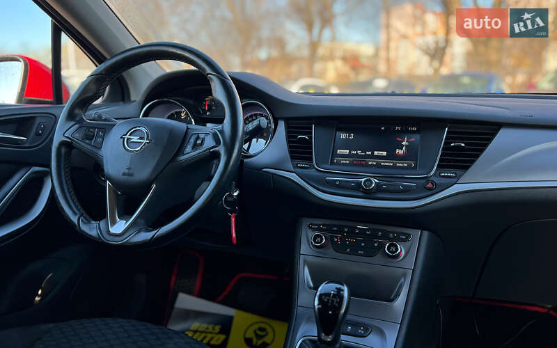 Хэтчбек Opel Astra 2016 в Львове