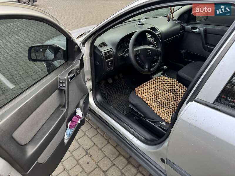 Седан Opel Astra 2001 в Львове