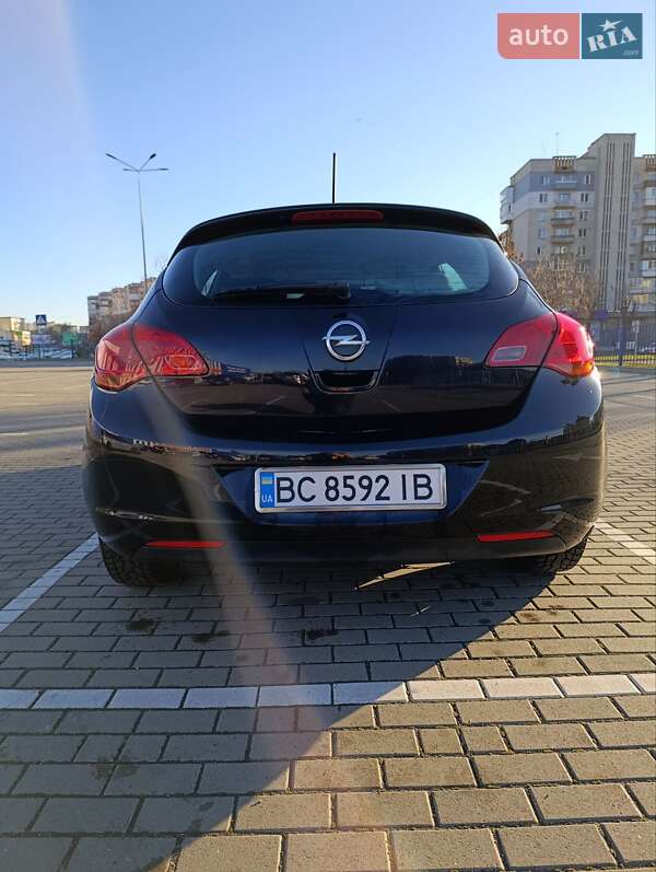 Хэтчбек Opel Astra 2010 в Шептицькому