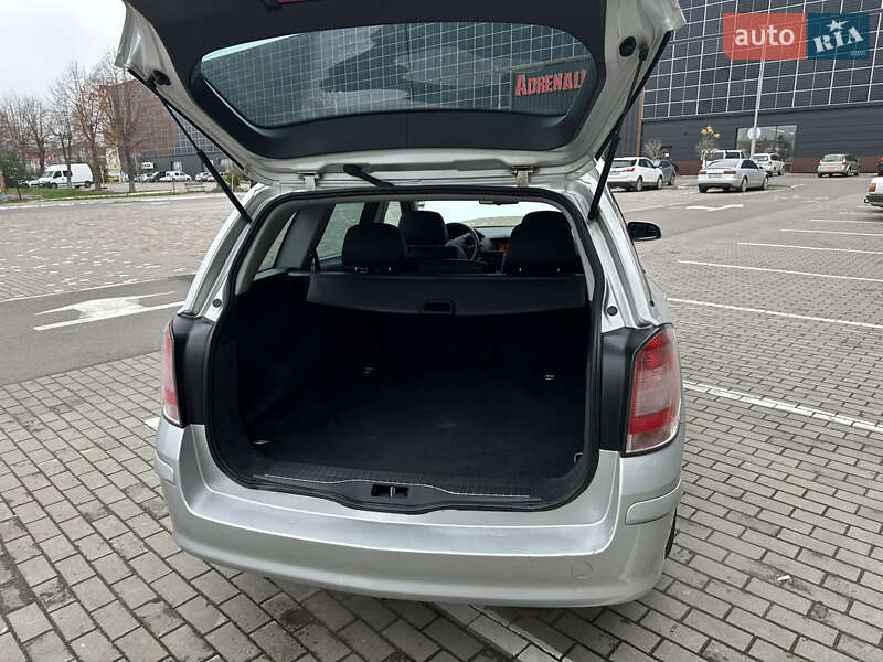 Универсал Opel Astra 2009 в Луцке