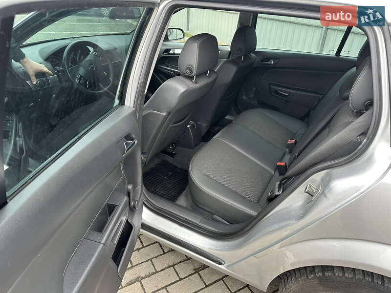 Универсал Opel Astra 2009 в Луцке