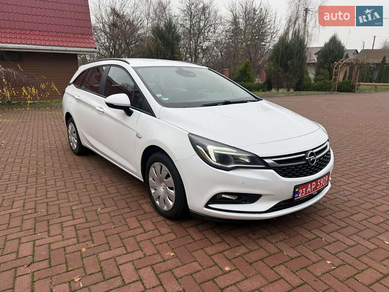 Универсал Opel Astra 2018 в Хмельницком