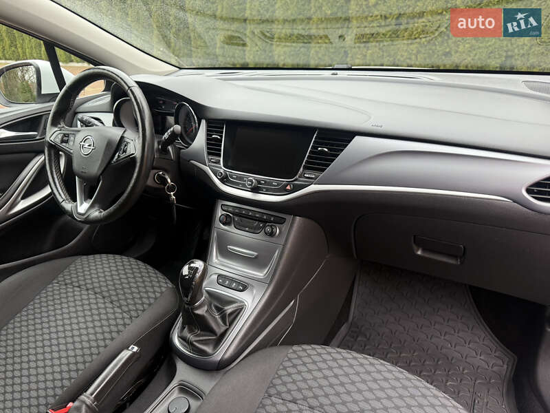 Универсал Opel Astra 2018 в Хмельницком