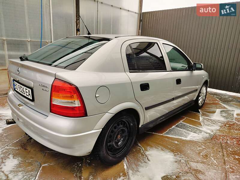 Хэтчбек Opel Astra 2000 в Чорткове