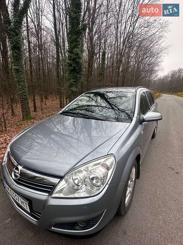 Универсал Opel Astra 2008 в Звягеле