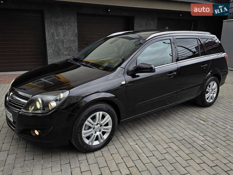 Універсал Opel Astra 2009 в Тернополі