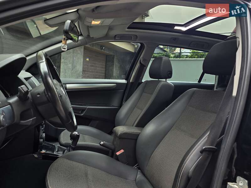 Універсал Opel Astra 2009 в Тернополі