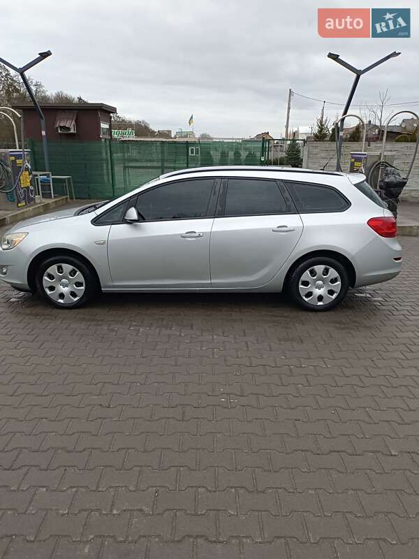 Универсал Opel Astra 2011 в Белой Церкви
