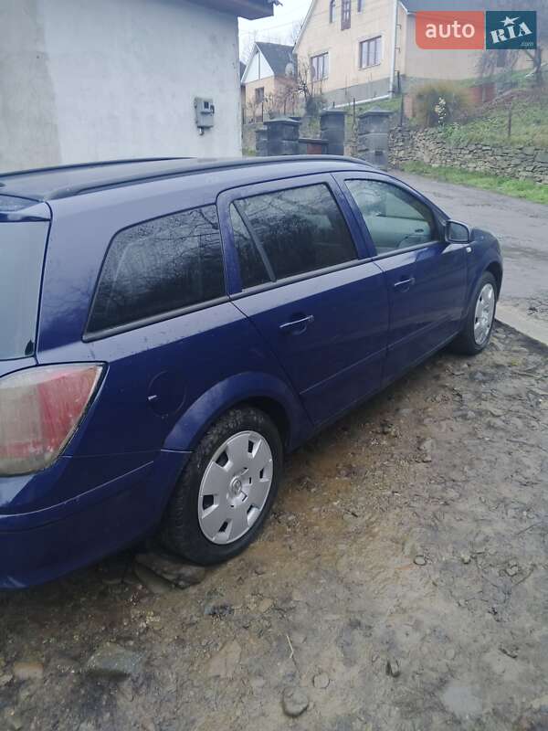 Універсал Opel Astra 2006 в Ужгороді