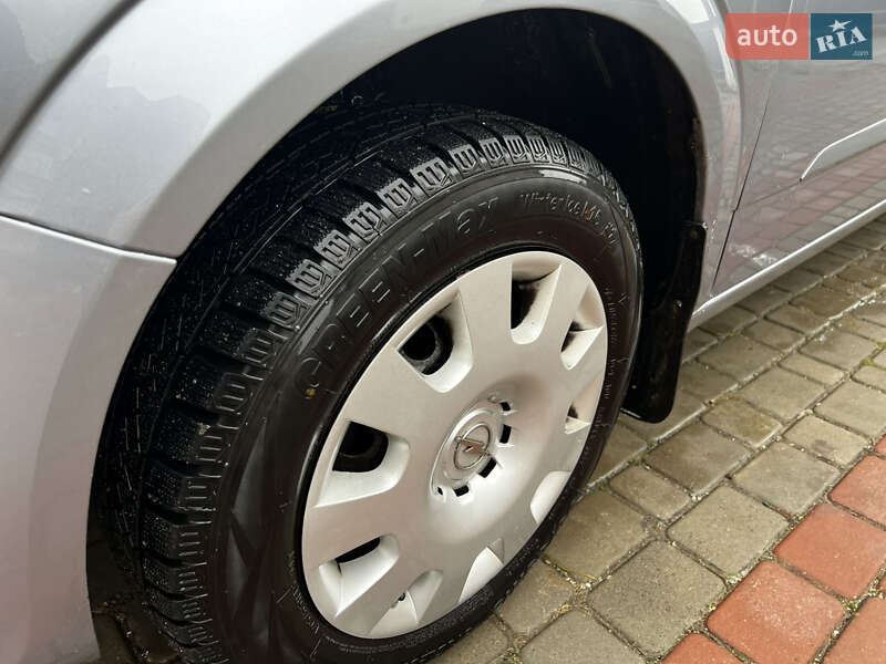 Універсал Opel Astra 2004 в Чорткові