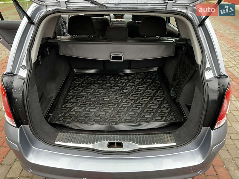 Універсал Opel Astra 2004 в Чорткові