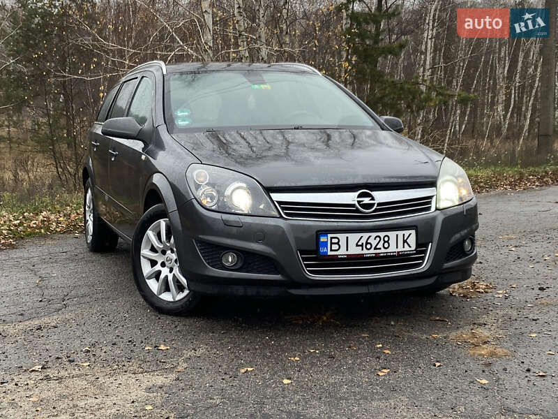 Универсал Opel Astra 2009 в Полтаве