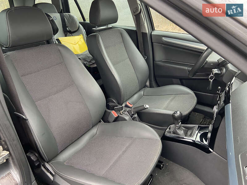 Универсал Opel Astra 2009 в Полтаве