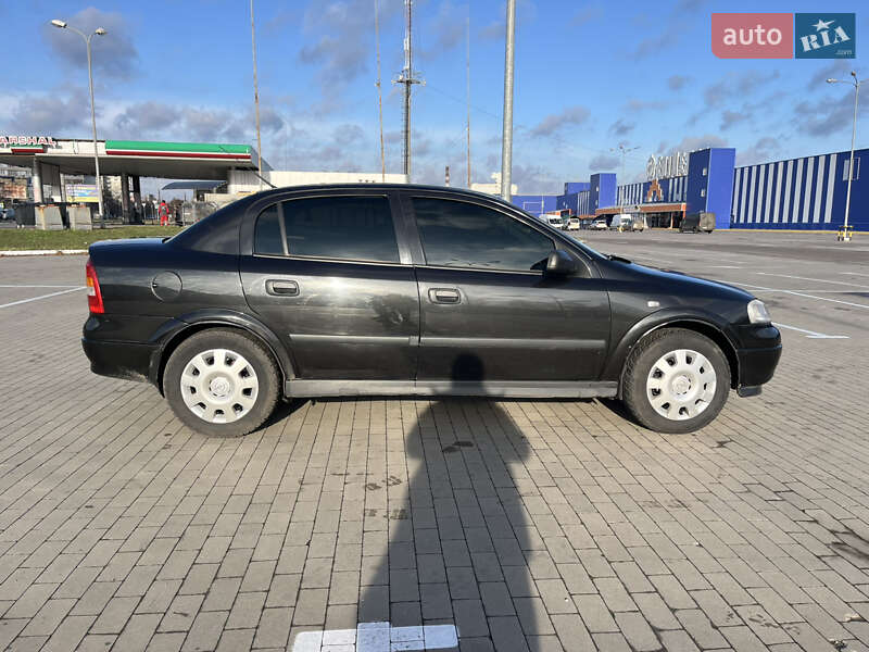 Седан Opel Astra 2007 в Сумах