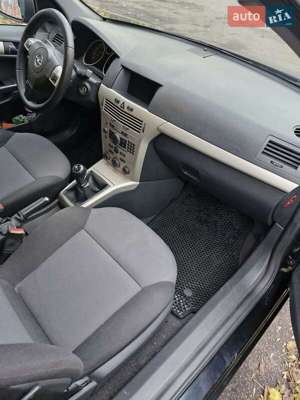 Универсал Opel Astra 2008 в Полтаве