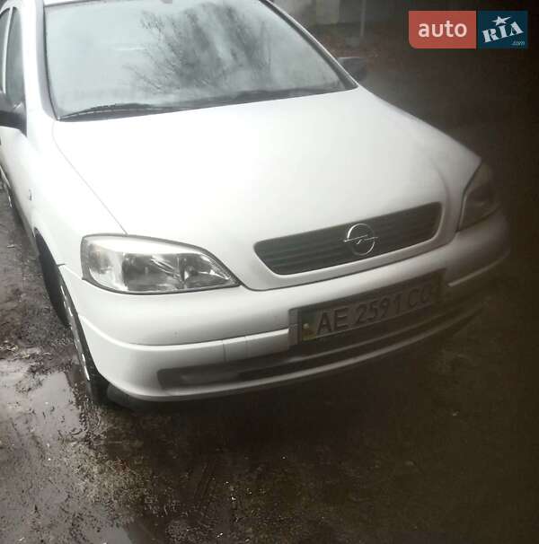 Седан Opel Astra 2008 в Терновке