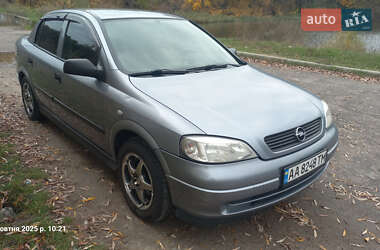 Седан Opel Astra 2006 в Києві