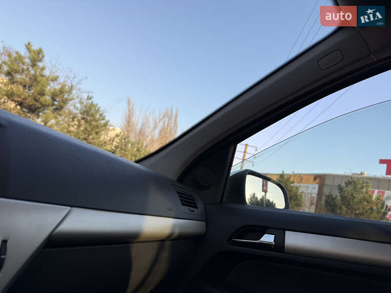 Универсал Opel Astra 2008 в Одессе