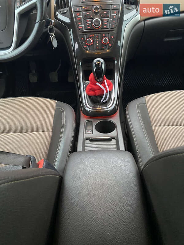 Универсал Opel Astra 2012 в Летичеве