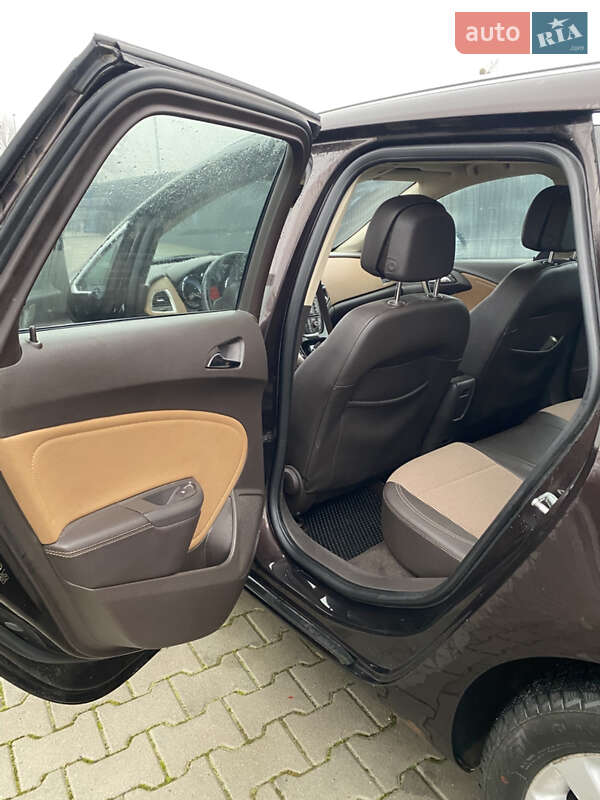 Универсал Opel Astra 2012 в Летичеве