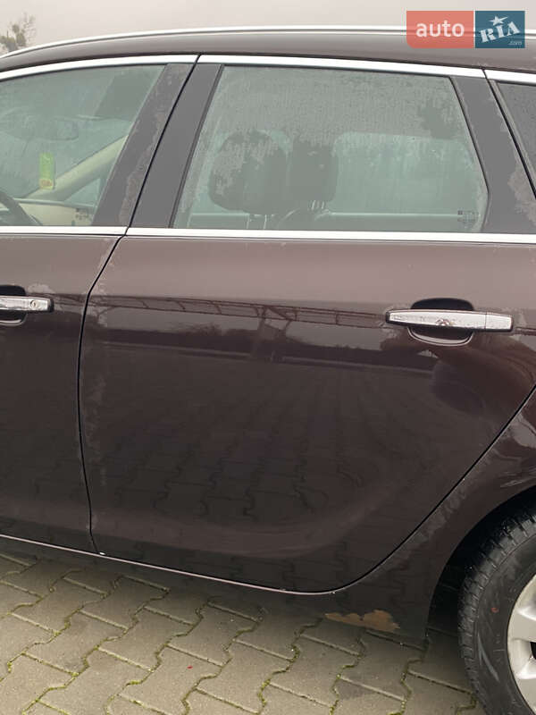 Универсал Opel Astra 2012 в Летичеве