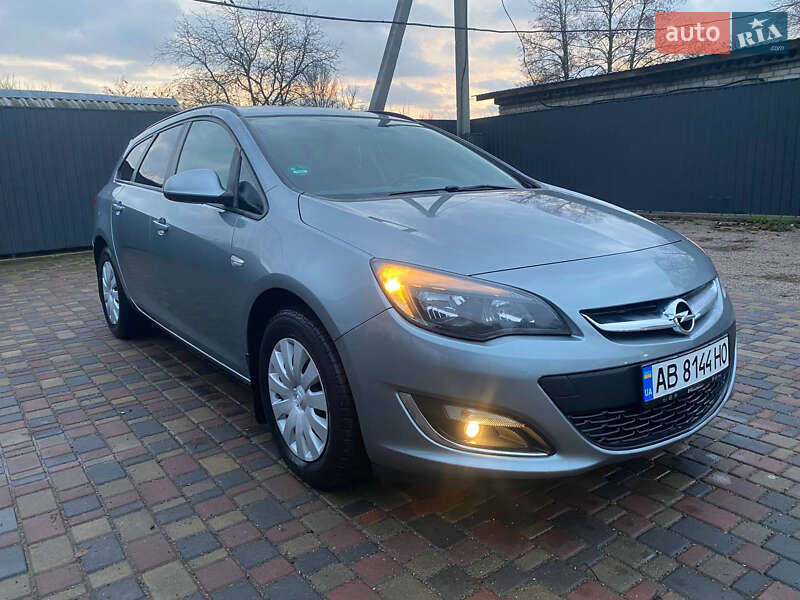 Универсал Opel Astra 2013 в Смеле