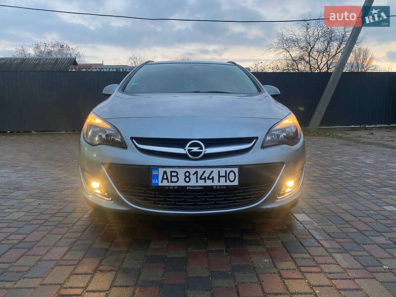 Универсал Opel Astra 2013 в Смеле