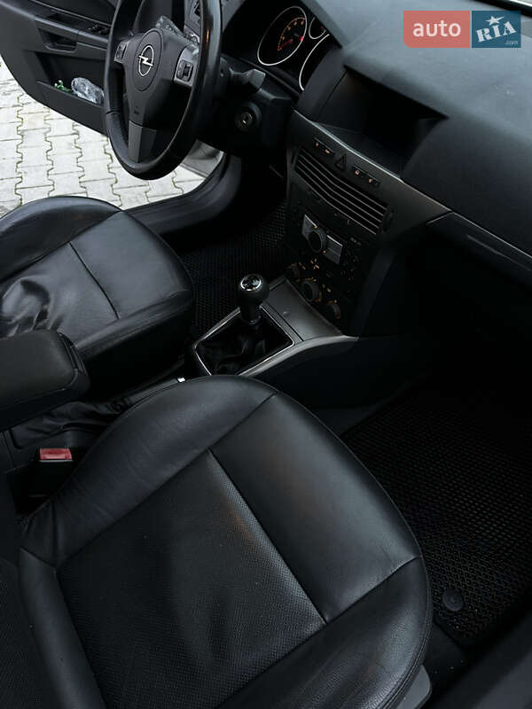 Универсал Opel Astra 2005 в Хмельницком