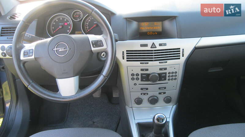 Универсал Opel Astra 2009 в Чернобае