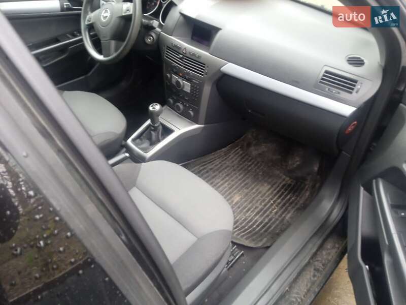 Универсал Opel Astra 2005 в Теребовле