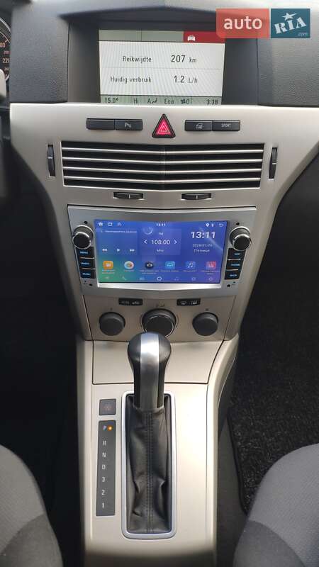 Хэтчбек Opel Astra 2008 в Южноукраинске