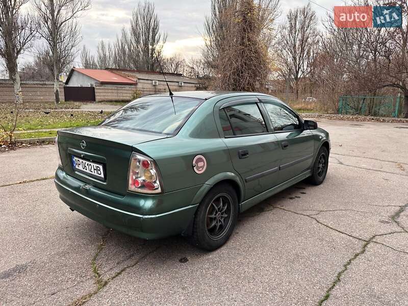 Седан Opel Astra 2005 в Запорожье