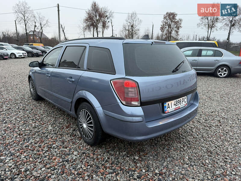 Универсал Opel Astra 2006 в Переяславе