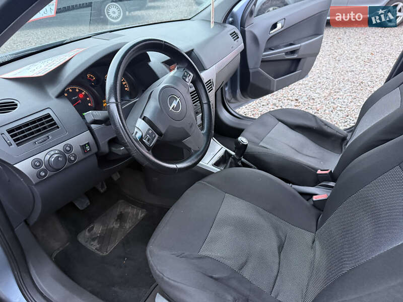 Универсал Opel Astra 2006 в Переяславе