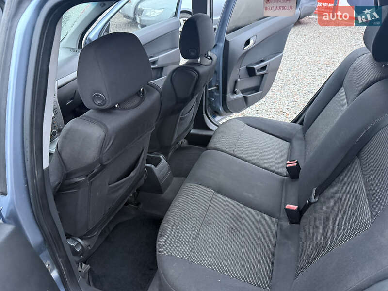 Универсал Opel Astra 2006 в Переяславе