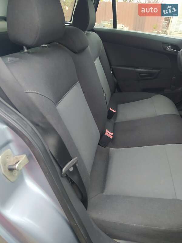 Универсал Opel Astra 2005 в Бердичеве фото 9 Универсал Opel Astra 2005 в Бердичеве