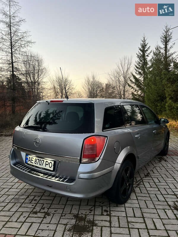 Універсал Opel Astra 2005 в Запоріжжі