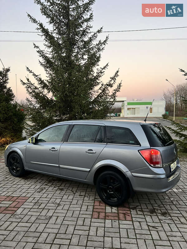 Універсал Opel Astra 2005 в Запоріжжі