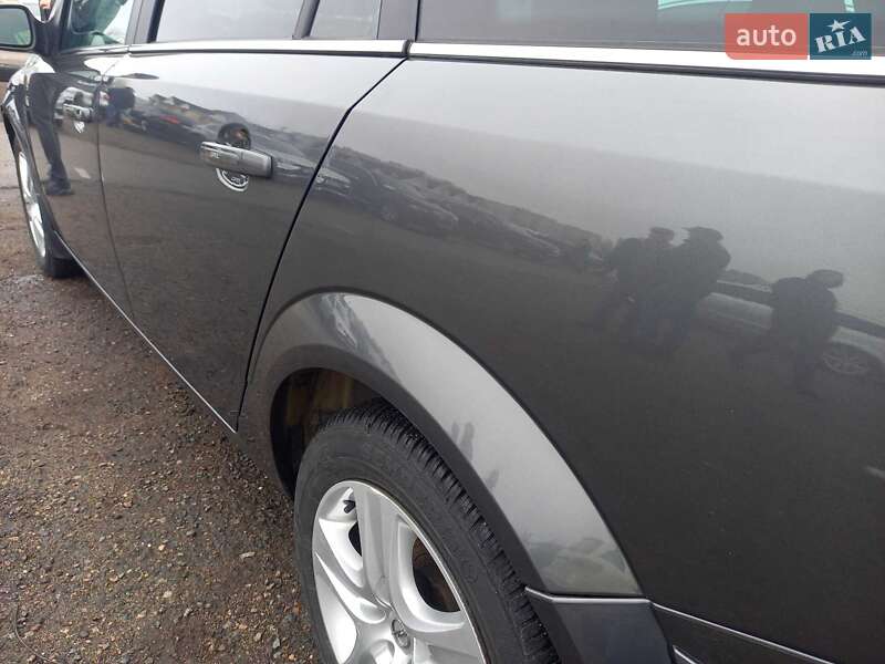 Универсал Opel Astra 2009 в Черкассах