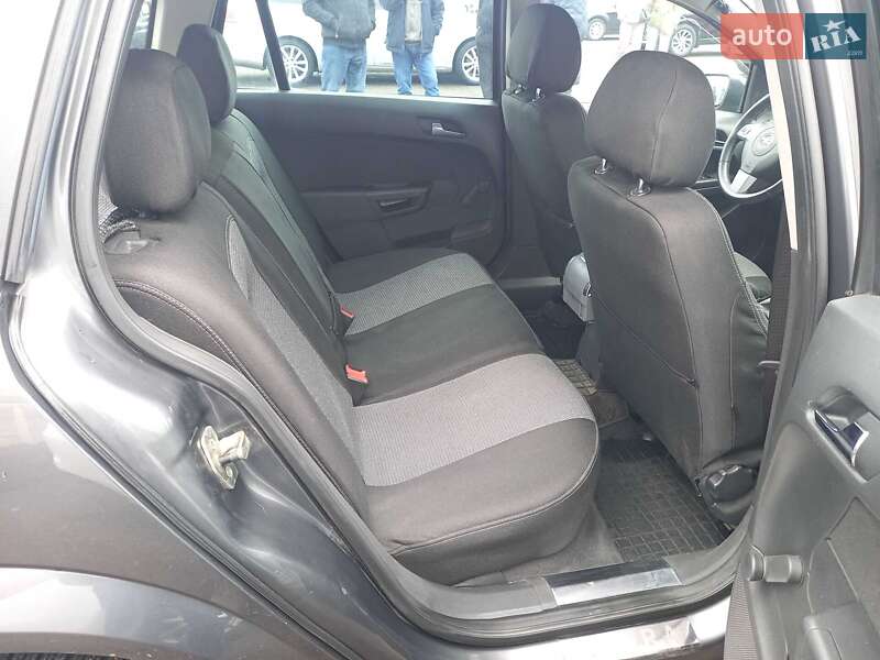 Универсал Opel Astra 2009 в Черкассах