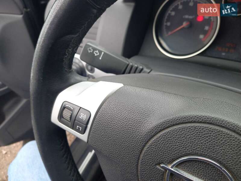 Универсал Opel Astra 2009 в Черкассах