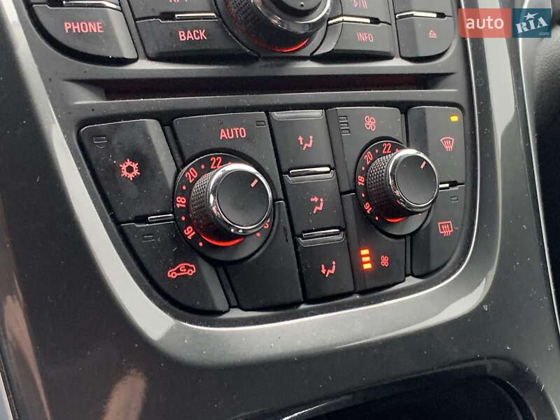 Универсал Opel Astra 2014 в Бердичеве