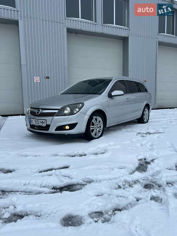 Универсал Opel Astra 2009 в Львове