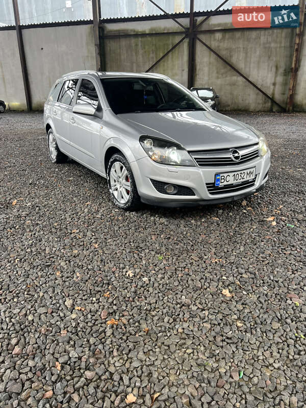 Универсал Opel Astra 2009 в Львове