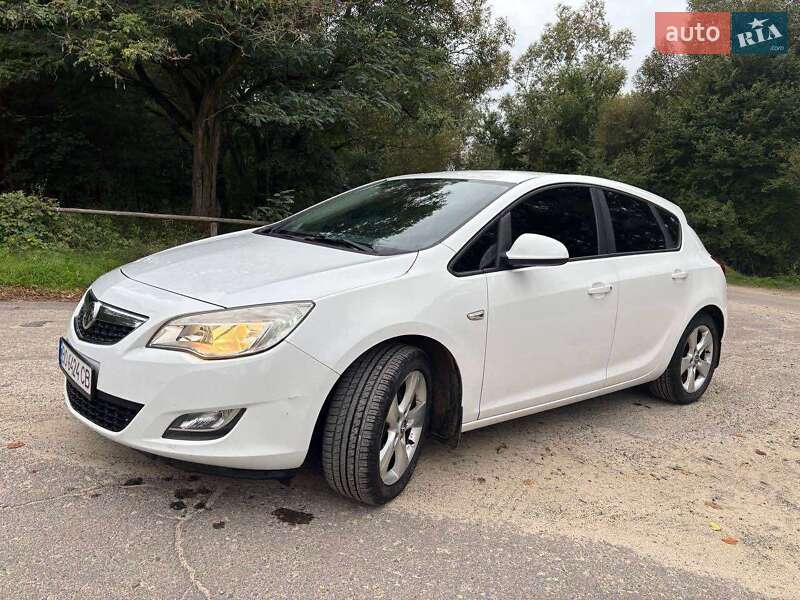 Хэтчбек Opel Astra 2010 в Жовкве