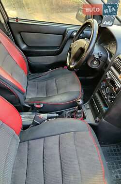 Седан Opel Astra 2007 в Синельниково