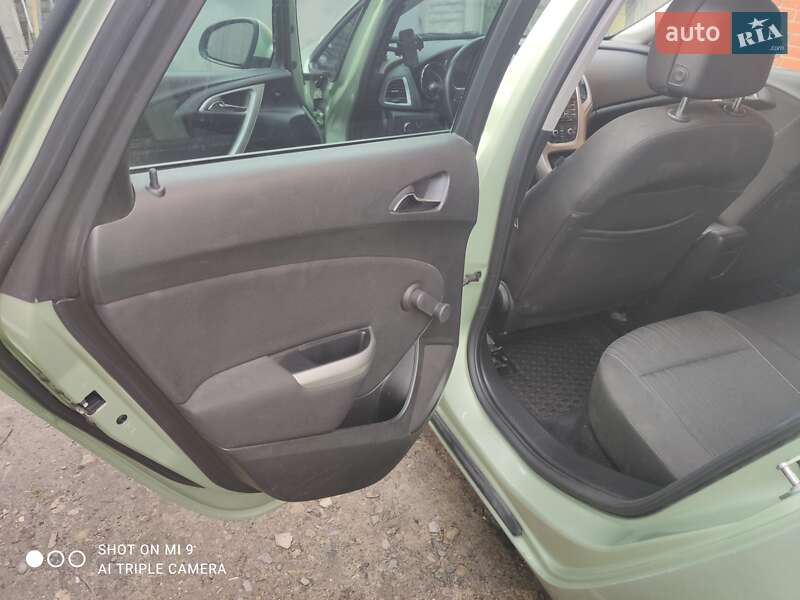 Універсал Opel Astra 2011 в Харкові